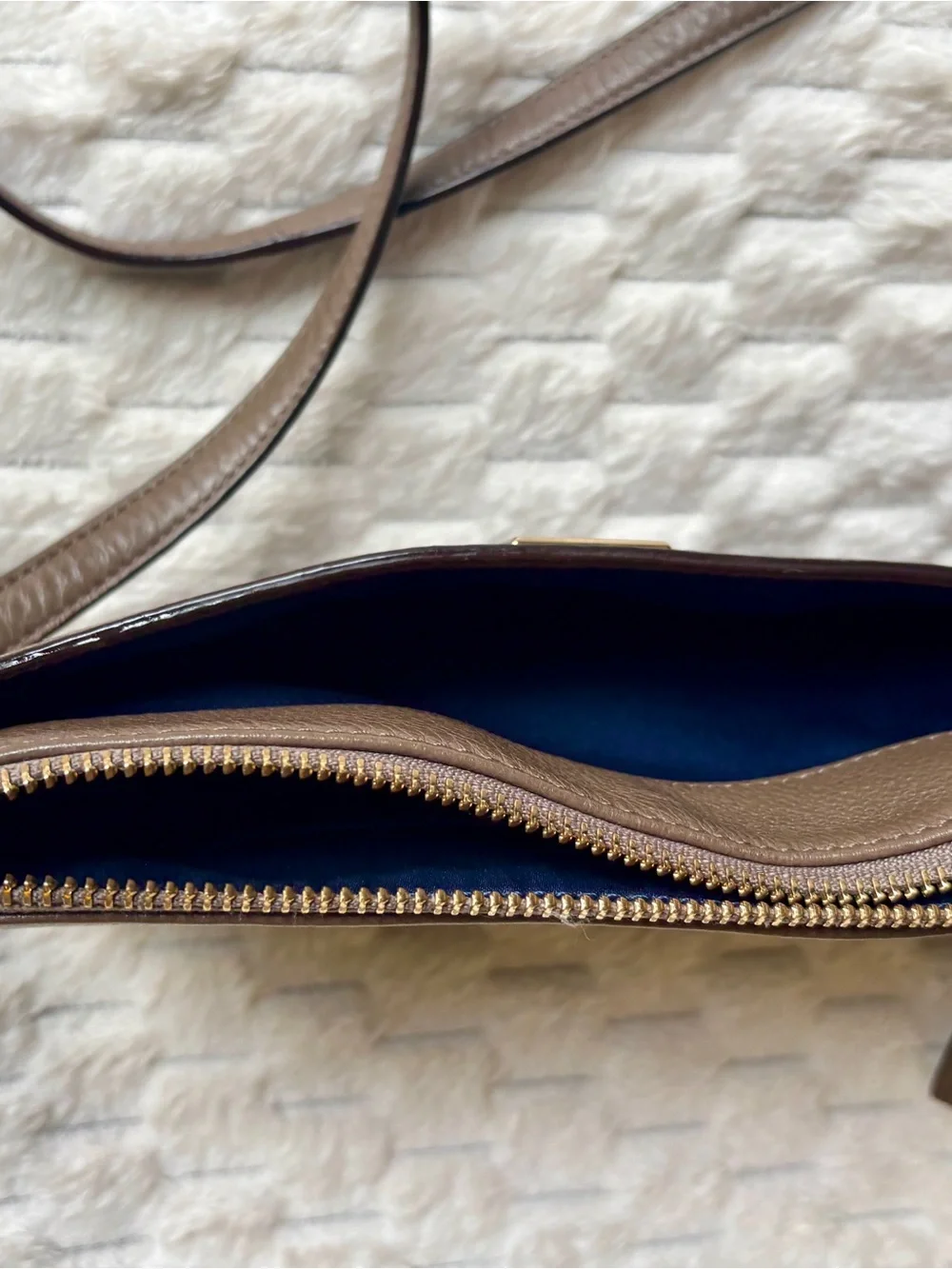 ✨ Authentic Coach Legacy Zip Top Crossbody – Near New Condition with Hang Tag! ✨
